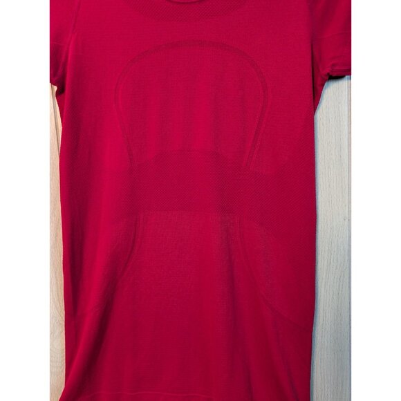 Lululemon Women's Size 8 Hot Pink Swiftly Tech Short Sleeve Activewear T-Shirt - Picture 2 of 7